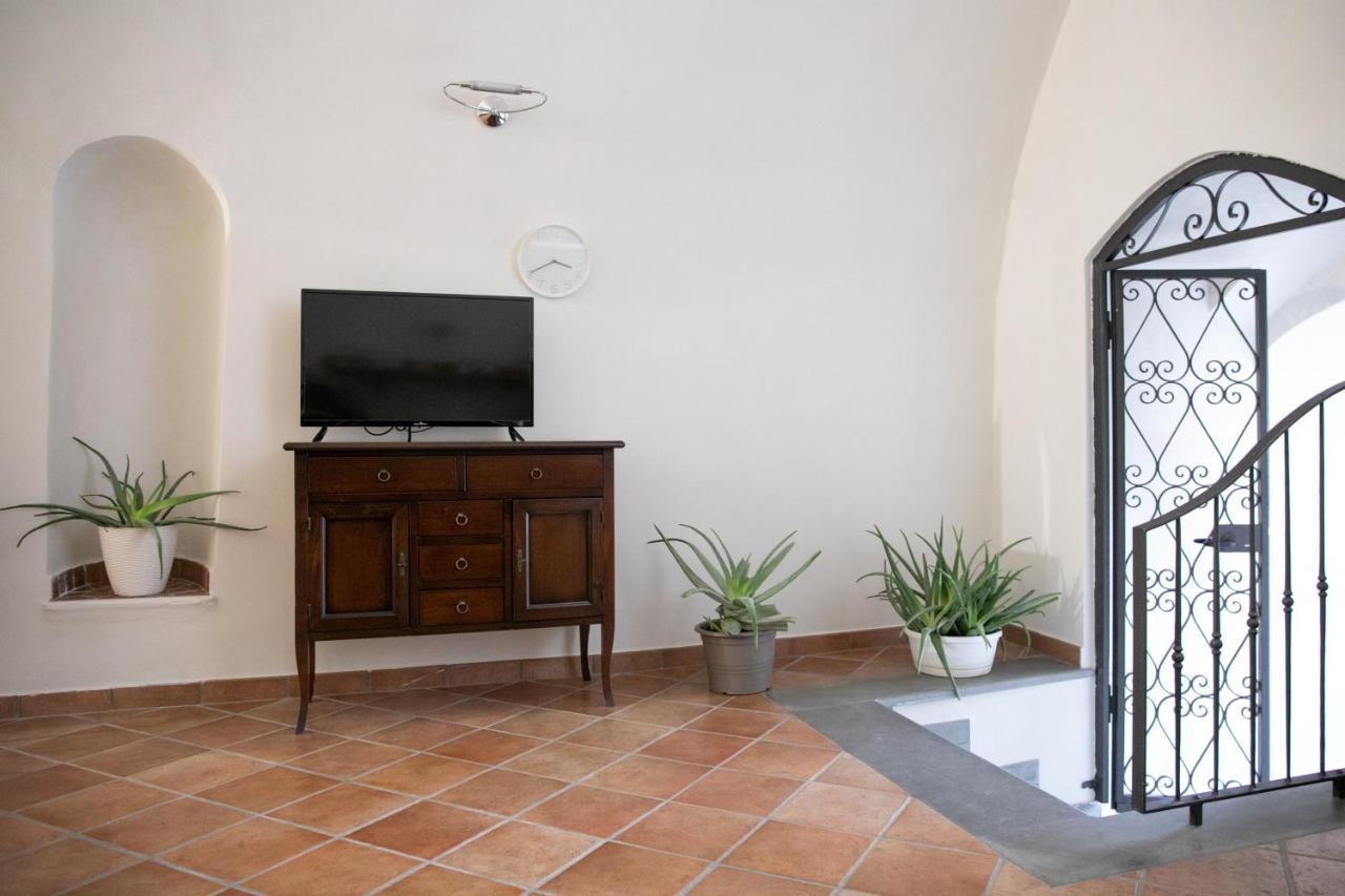 La Chicca Di Paola Apartman Lovere Kültér fotó