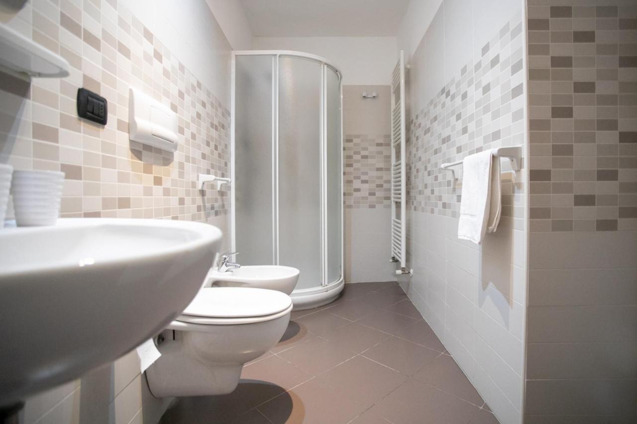 La Chicca Di Paola Apartman Lovere Kültér fotó