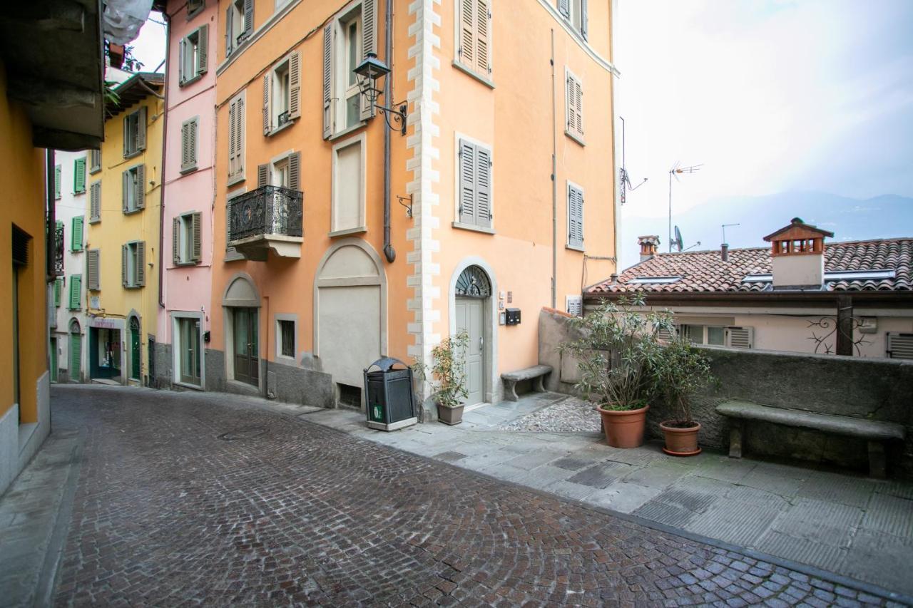 La Chicca Di Paola Apartman Lovere Kültér fotó